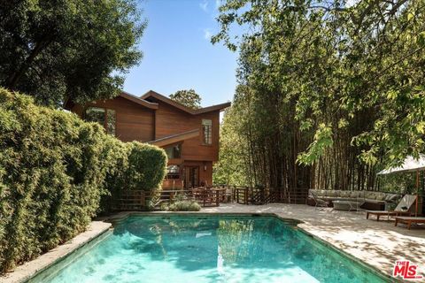 Photo of 2424 Nichols Canyon Road, Los Angeles, CA 90046 (MLS # 26647217)