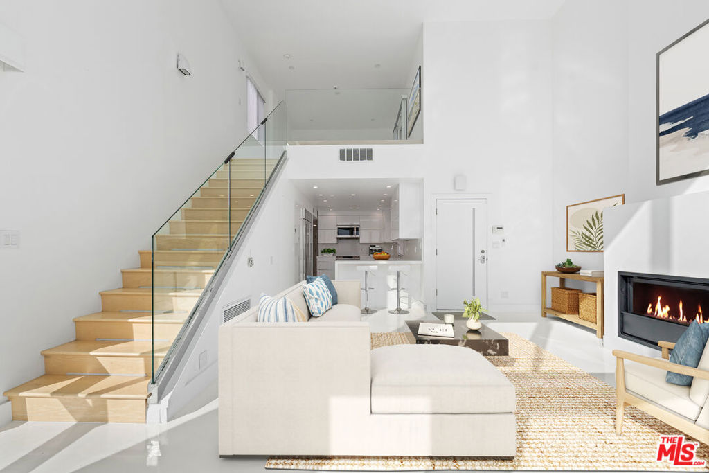 2419 Ocean Front Walk