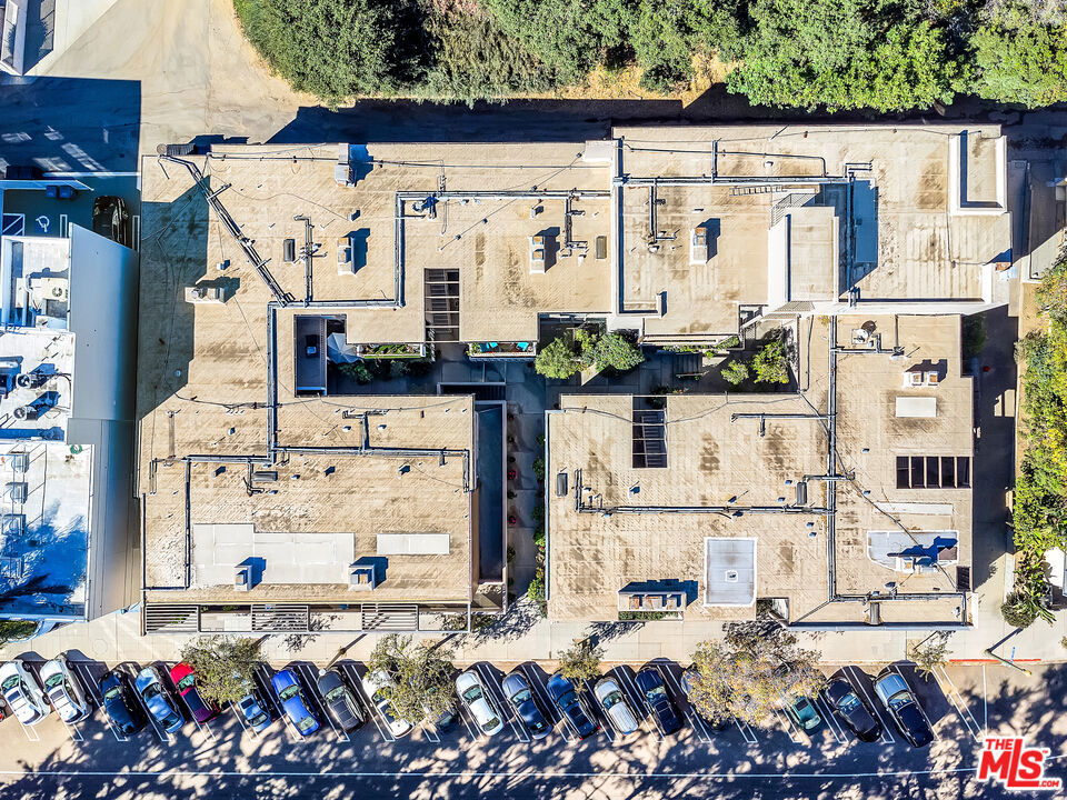 833 Moraga Drive