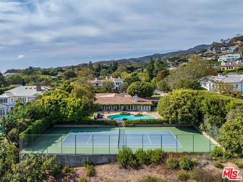 Photo of 1580 San Remo Drive, Pacific Palisades, CA 90272 (MLS # 26655537)