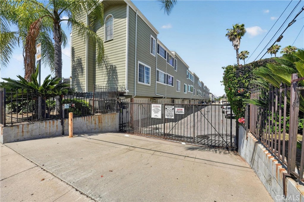 4191 Baldwin Park Blvd. 2