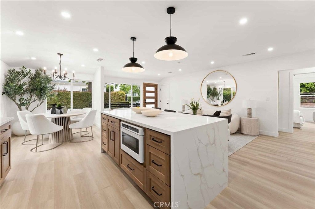 Photo of 11408 Waterford Street, Los Angeles, CA 90049 (MLS # LG25118567)