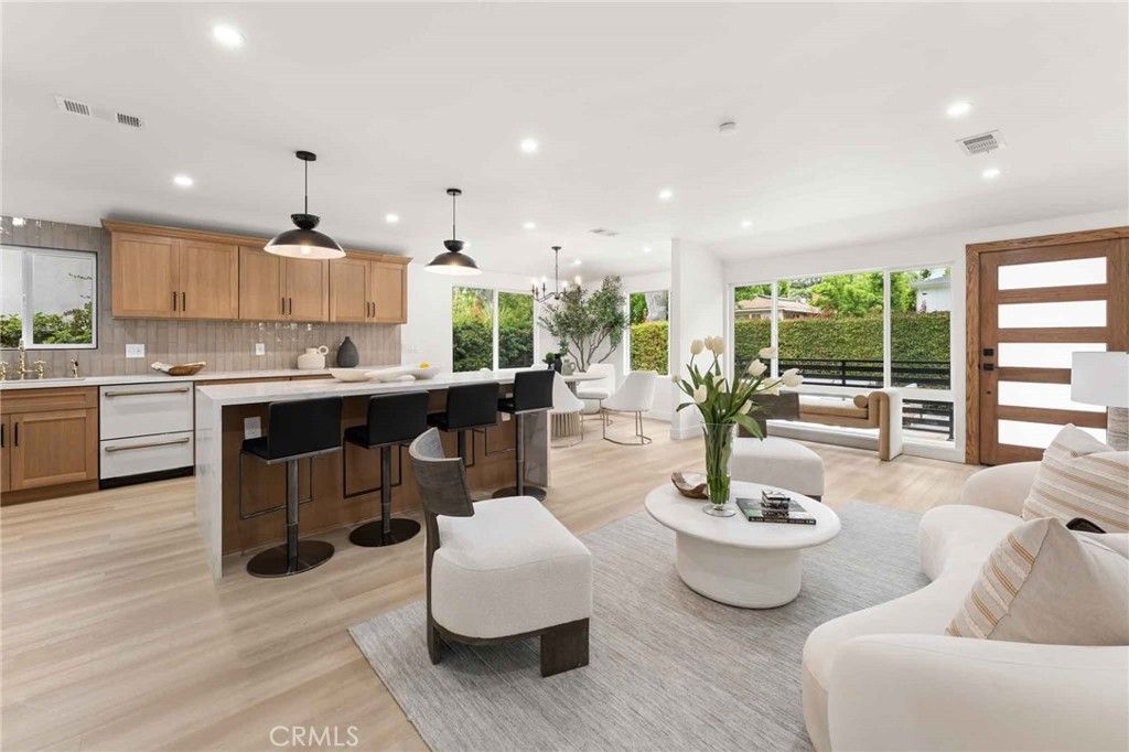 Photo of 11408 Waterford Street, Los Angeles, CA 90049 (MLS # LG25118567)