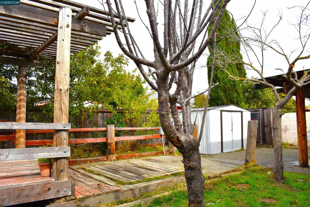 RIVER MEADOWS - Residential