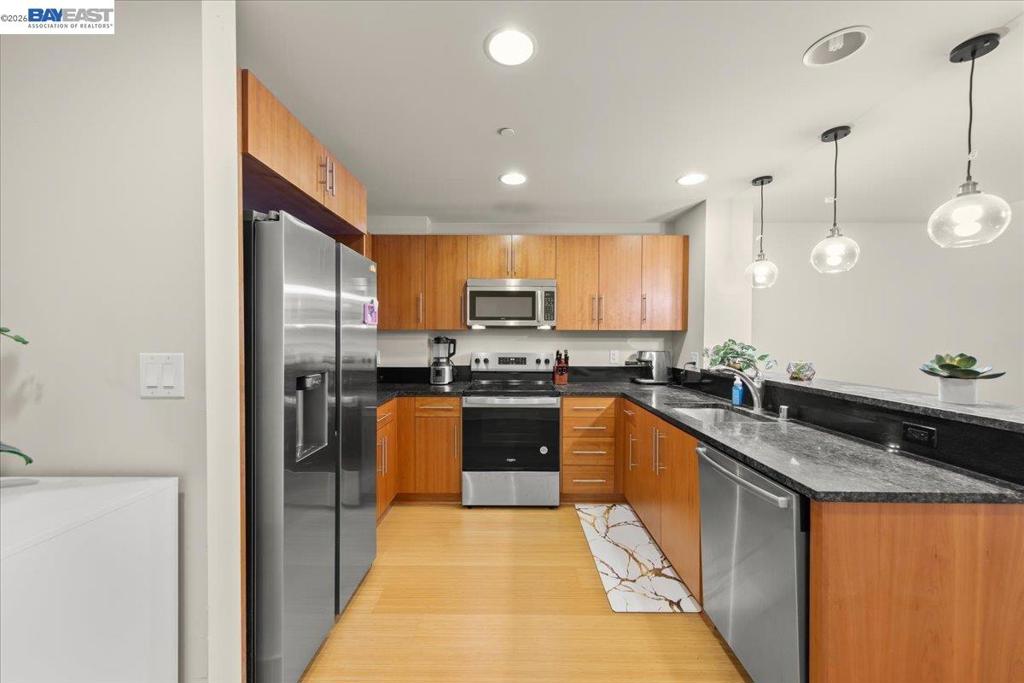 88 E San Fernando St 303
