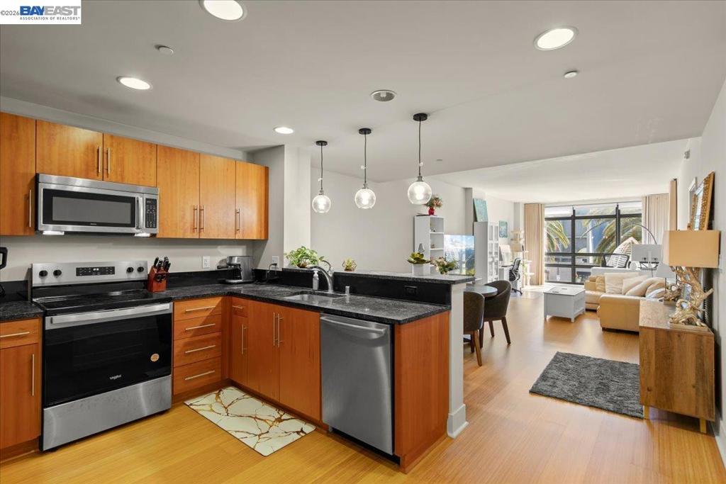 88 E San Fernando St 303