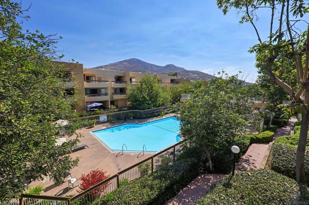7245 Navajo RD