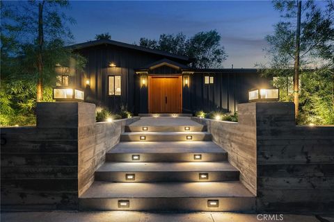 20215 Lorenzana Drive Woodland Hills CA 91364