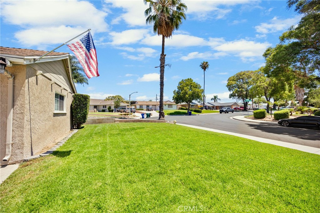 6867 Morningside
