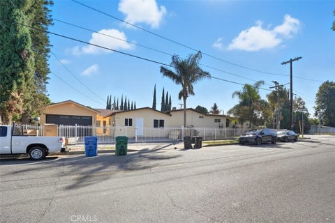 Photo of 7960 Tampa Avenue, Reseda, CA 91335 (MLS # SR26156207)