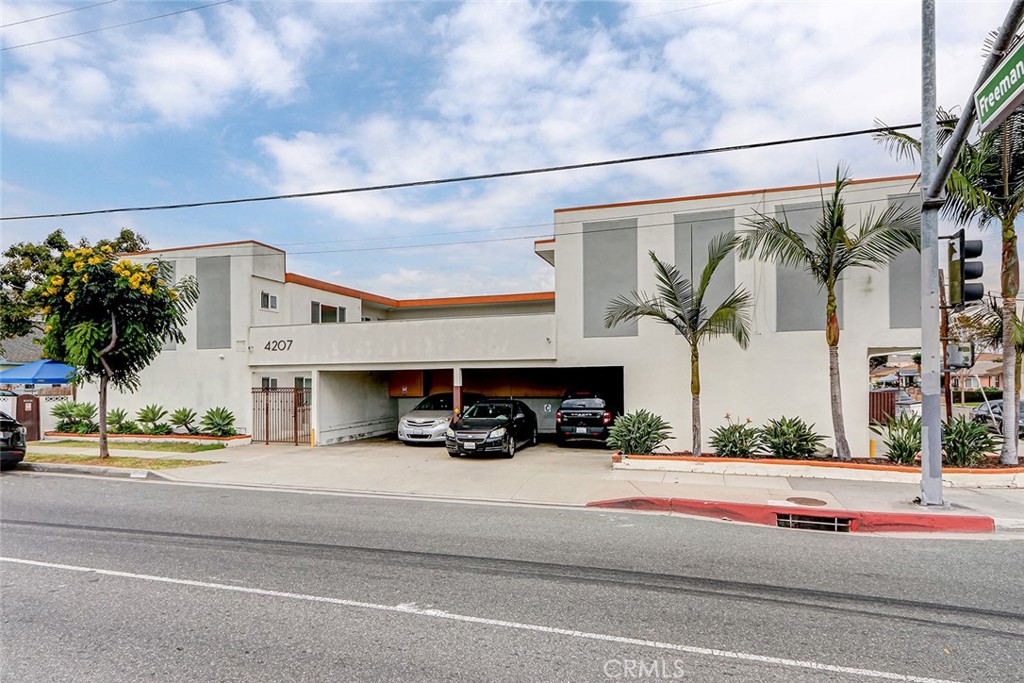 4207 Manhattan Beach Boulevard