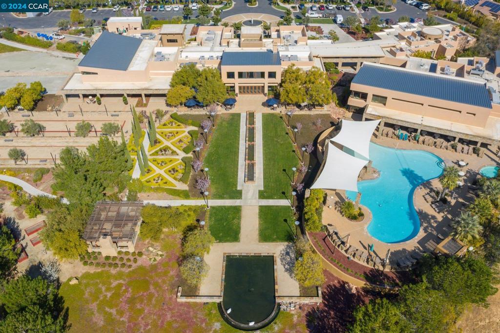 TRILOGY VINEYARDS - Residential