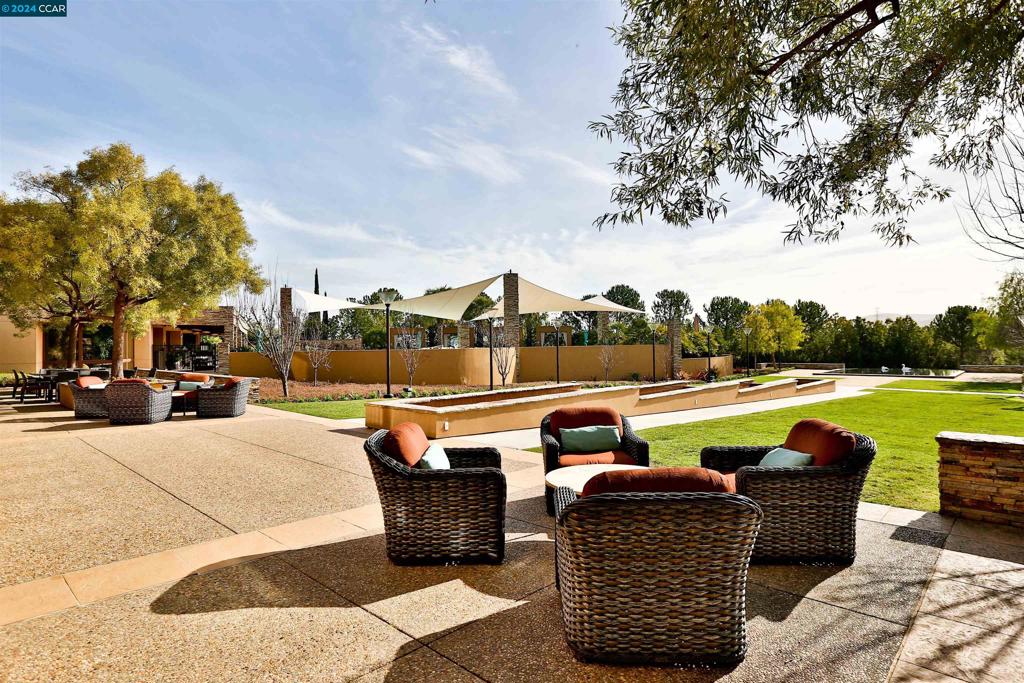 TRILOGY VINEYARDS - Residential