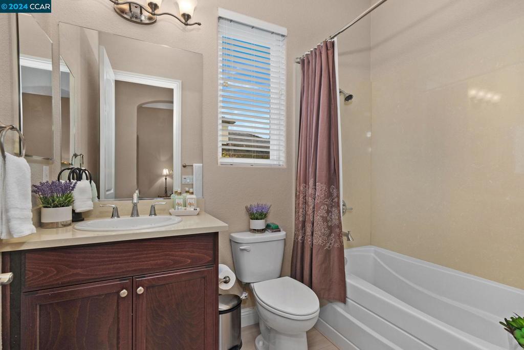 TRILOGY VINEYARDS - Residential