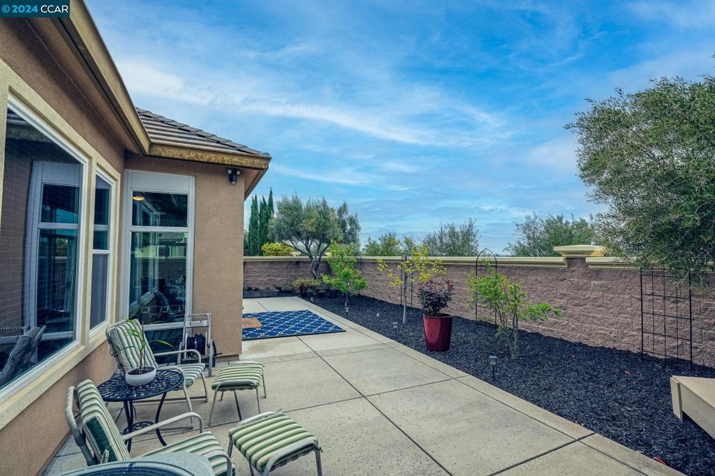 TRILOGY VINEYARDS - Residential