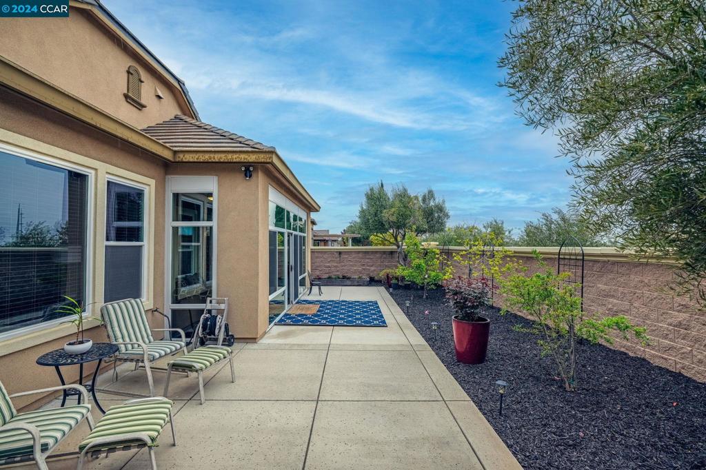 TRILOGY VINEYARDS - Residential