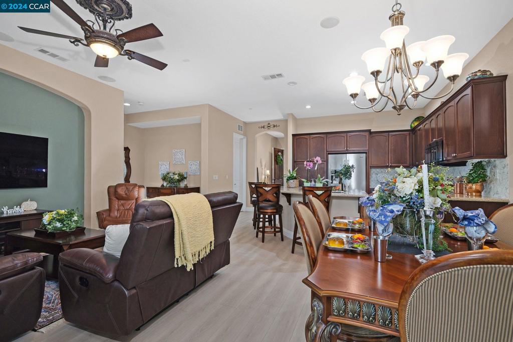 TRILOGY VINEYARDS - Residential