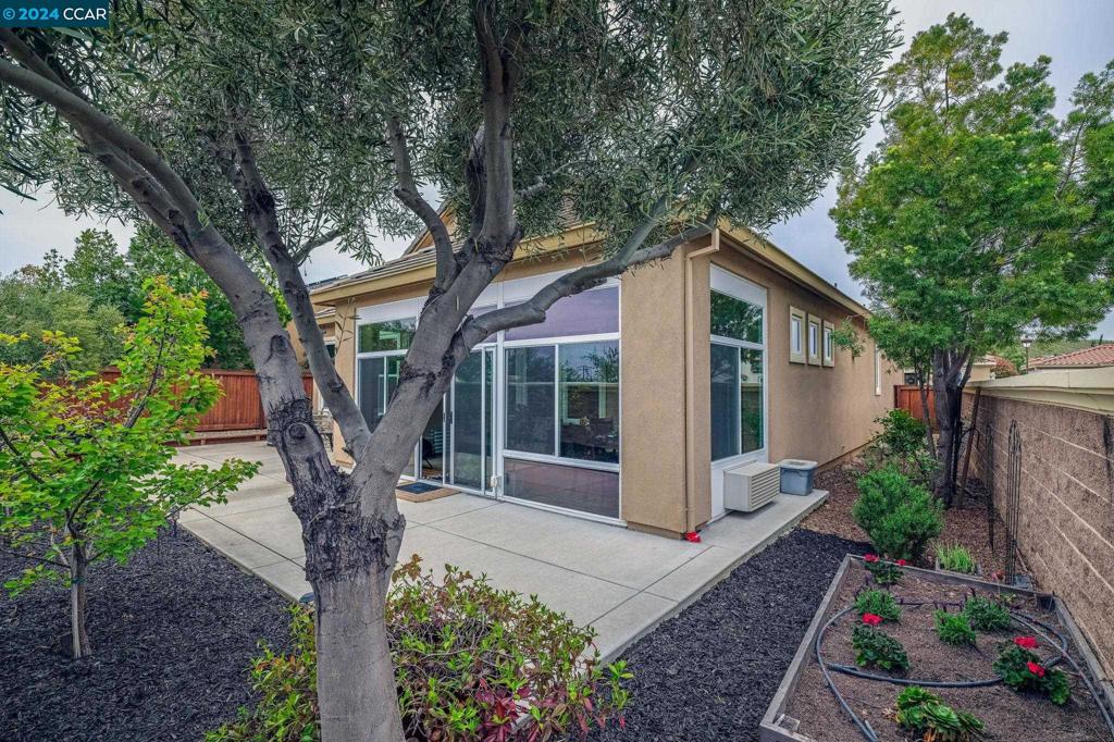 TRILOGY VINEYARDS - Residential