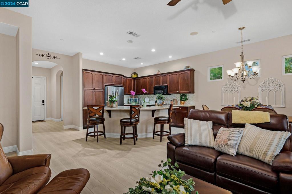 TRILOGY VINEYARDS - Residential