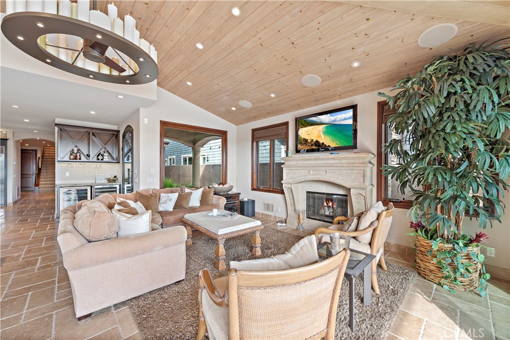 Balboa Coves (BLCV) - Residential Lease