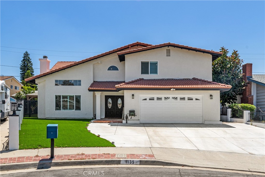 1135 Belbury Dr