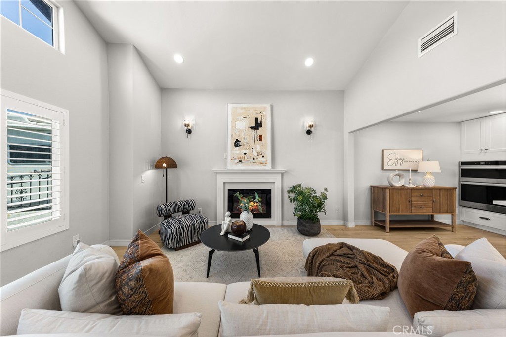 1135 Belbury Dr