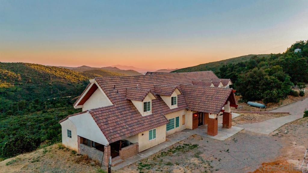 2101 Coulter Lane