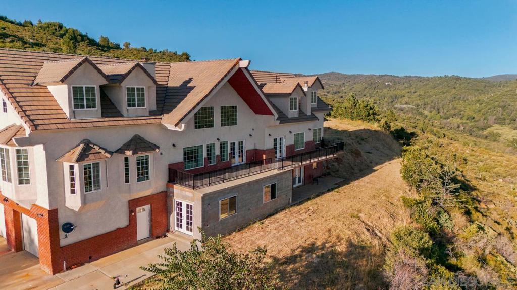 2101 Coulter Lane
