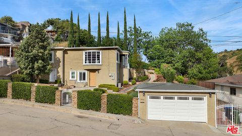 Photo of 2544 Commodore Street, Los Angeles, CA 90032 (MLS # 26673591)