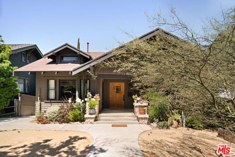 Photo of 1421 Edgecliffe Drive, Los Angeles, CA 90026 (MLS # 25534503)