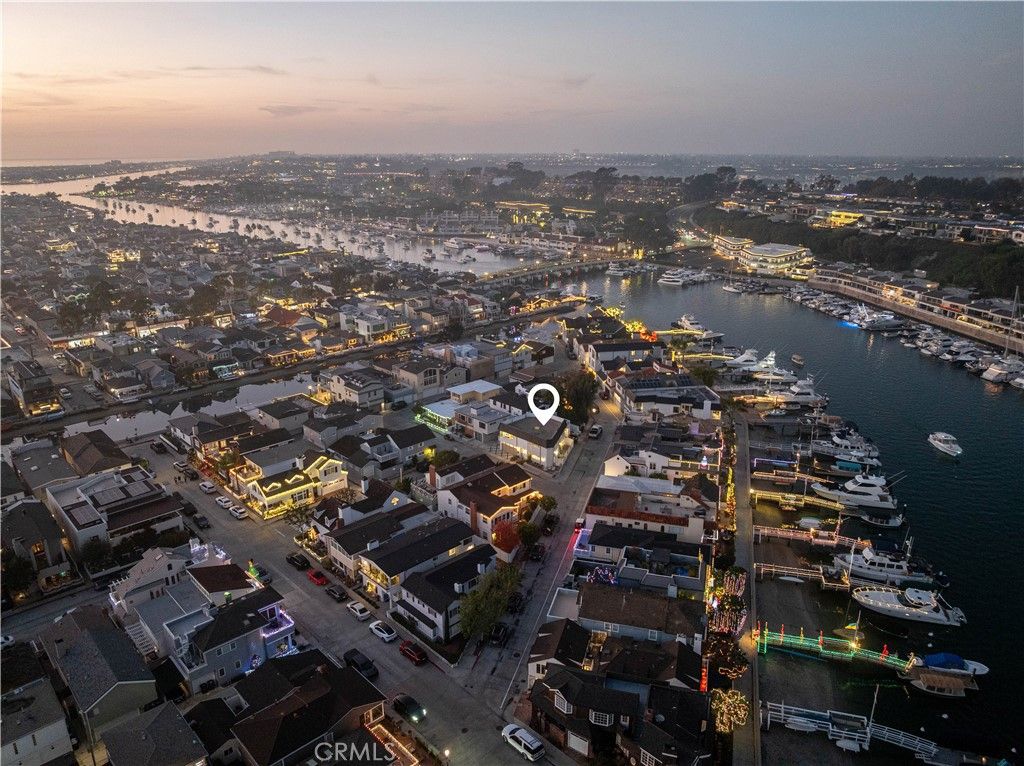 Photo of 1520 Abalone Pl, Newport Beach, CA 92662 (MLS # NP25277083)