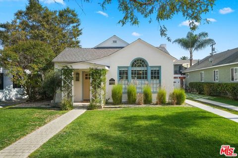 Photo of 3580 Gundry Avenue, Long Beach, CA 90807 (MLS # 25619993)