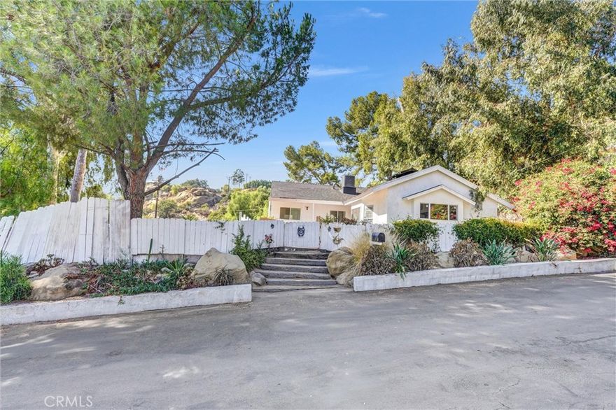 Stunning Fully Remodeled Home with Expansive Lot and Breathtaking Views $$$ priced to sell fast $$$

Discover this beautifully remodeled gem, offering modern elegance and endless possibilities! Nestled on a spacious lot, this home boasts a complete top-to-bottom renovation , open-concept living spaces, and abundant natural light. The large lot provides ample room for expansion, outdoor entertainment, or creating your dream backyard oasis. Enjoy gorgeous, unobstructed views that elevate the serene ambiance of this property. Perfect for families, entertainers, or those seeking a blend of luxury and opportunity, this home is a rare find in a prime location. Don’t miss your chance to own this move-in-ready masterpiece with limitless potential!