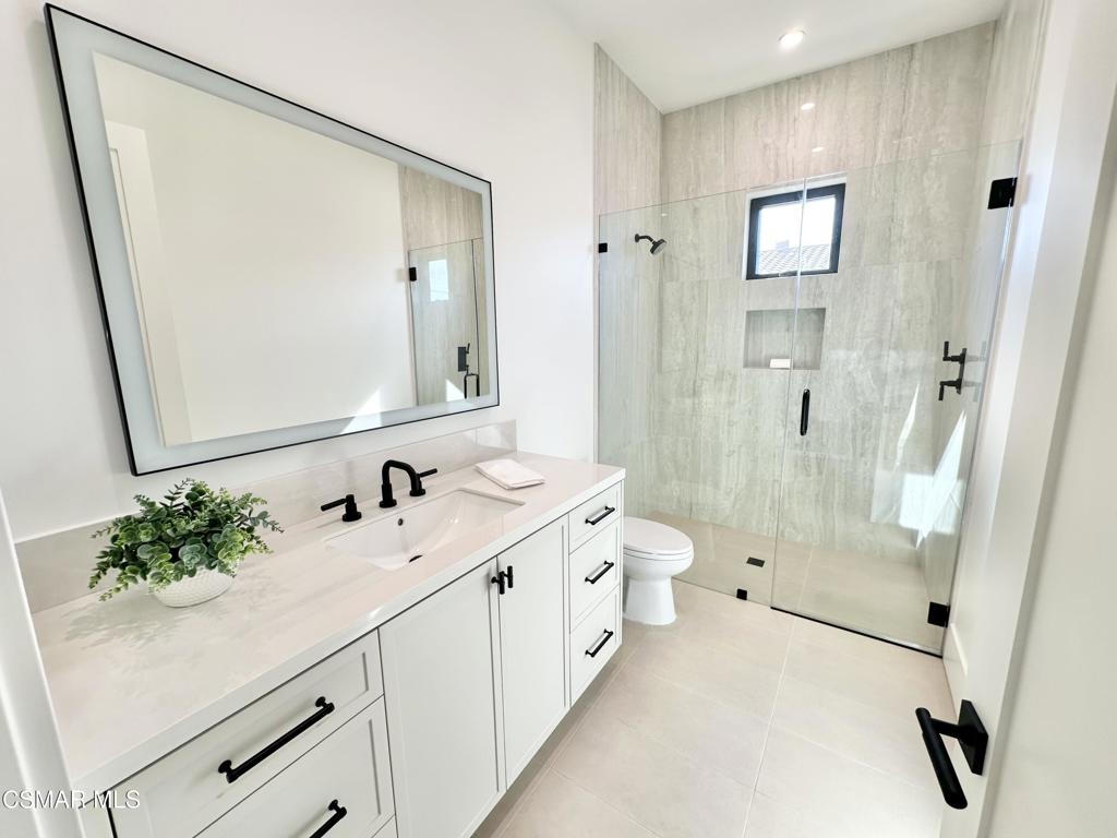 Camarillo, California, 93010, United States, 6 Bedrooms Bedrooms, ,7 BathroomsBathrooms,Residential,Active,2013156