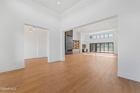 Tiny photo for 532 Corte Corrida, Camarillo, CA 93010 (MLS # 226000055)