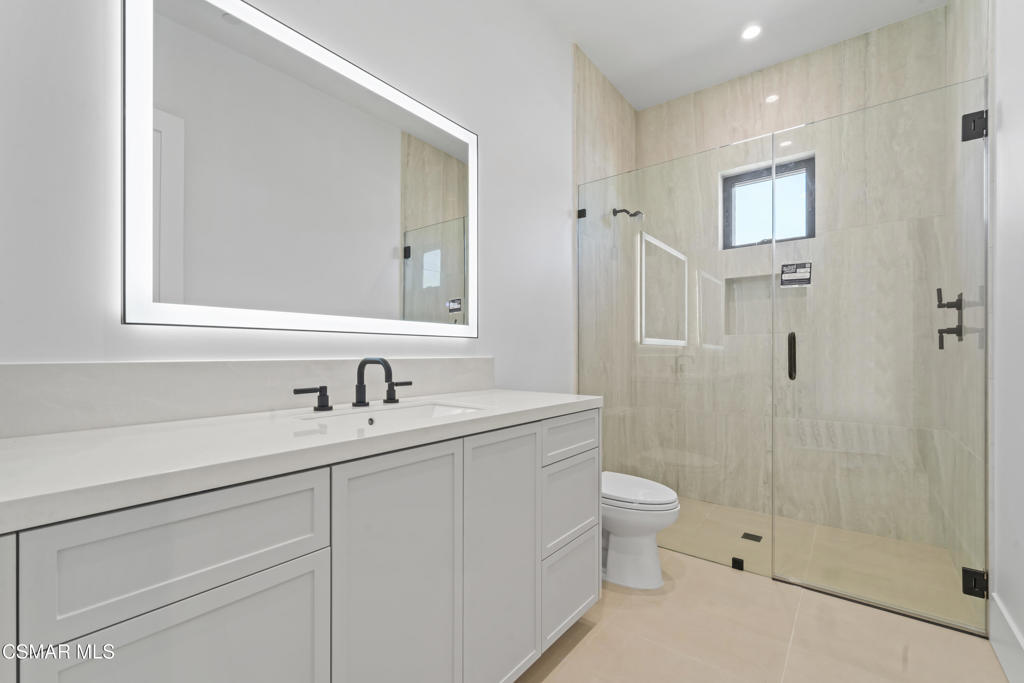 Camarillo, California, 93010, United States, 6 Bedrooms Bedrooms, ,7 BathroomsBathrooms,Residential,Active,2013156