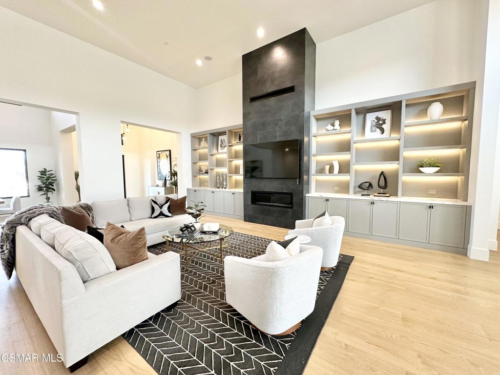 Camarillo, California, 93010, United States, 6 Bedrooms Bedrooms, ,7 BathroomsBathrooms,Residential,Active,2013156