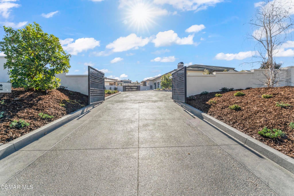 Camarillo, California, 93010, United States, 6 Bedrooms Bedrooms, ,7 BathroomsBathrooms,Residential,Active,2013156