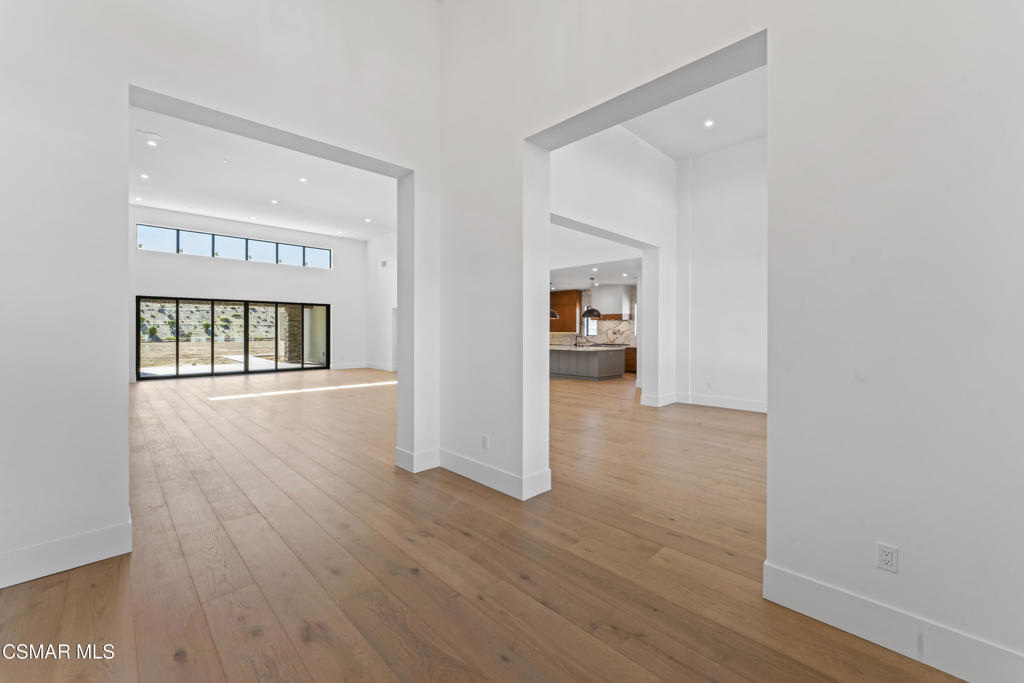 Camarillo, California, 93010, United States, 6 Bedrooms Bedrooms, ,7 BathroomsBathrooms,Residential,Active,2013156
