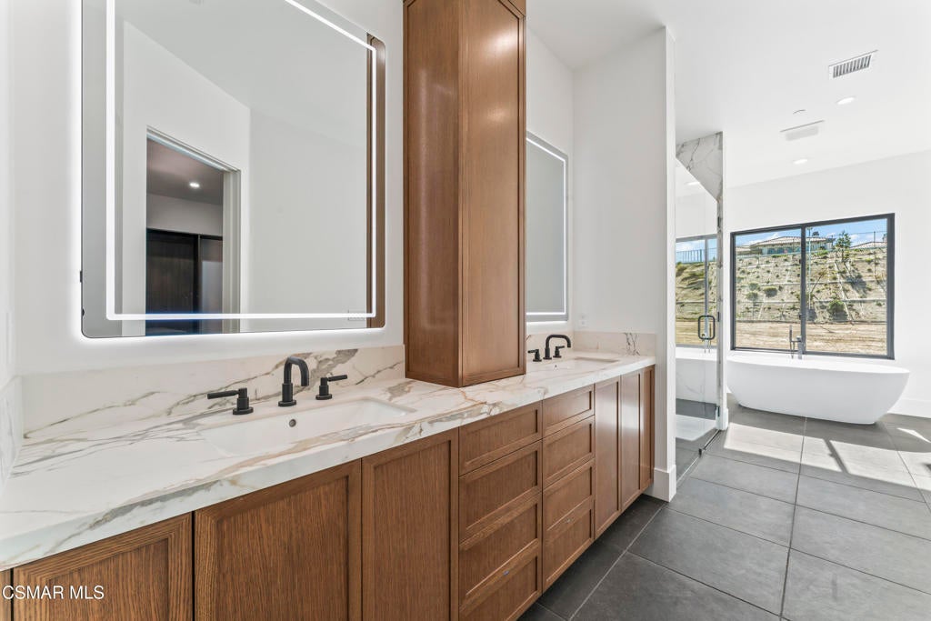 Camarillo, California, 93010, United States, 6 Bedrooms Bedrooms, ,7 BathroomsBathrooms,Residential,Active,2013156