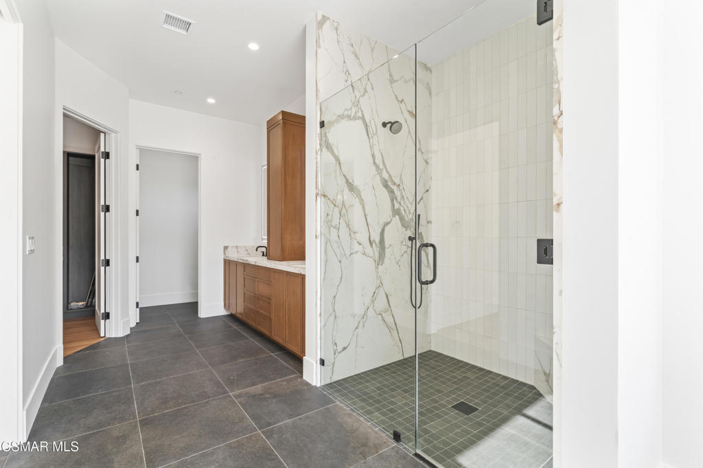 Camarillo, California, 93010, United States, 6 Bedrooms Bedrooms, ,7 BathroomsBathrooms,Residential,Active,2013156