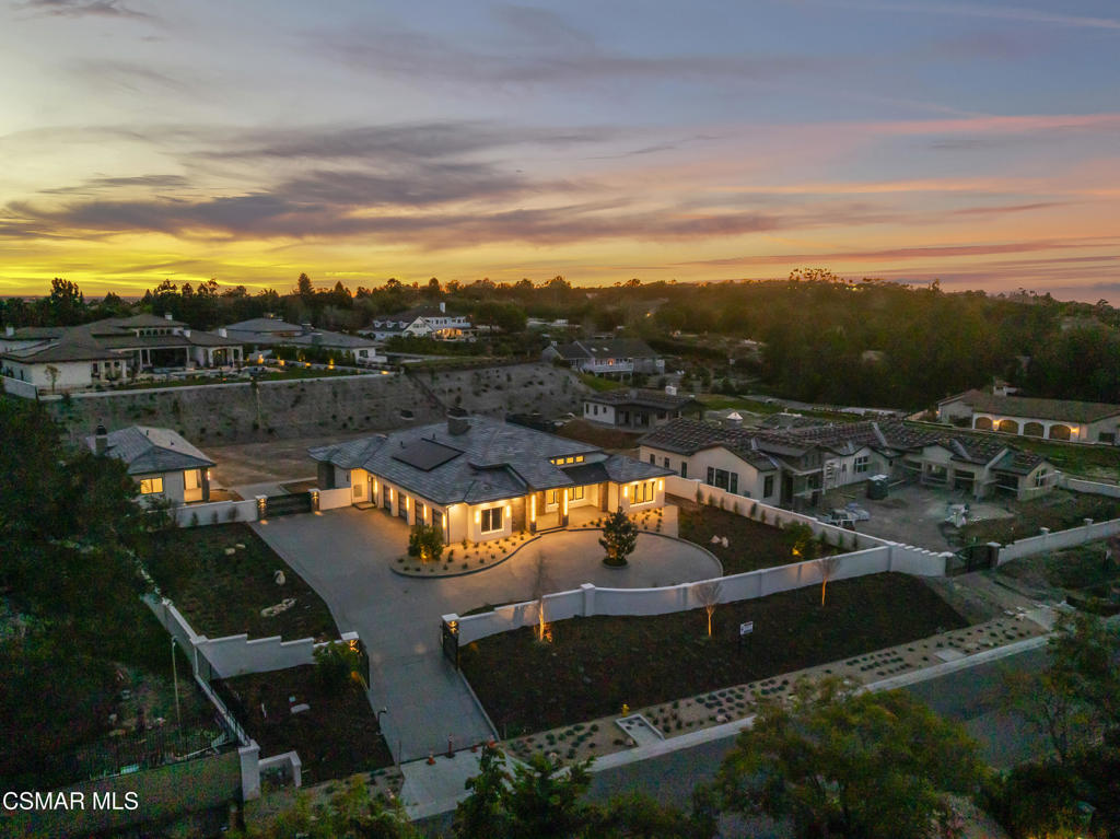 Camarillo, California, 93010, United States, 6 Bedrooms Bedrooms, ,7 BathroomsBathrooms,Residential,Active,2013156
