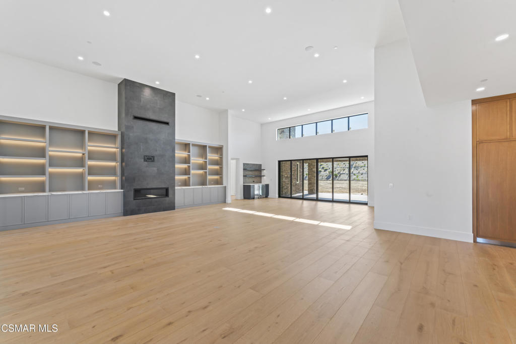 Camarillo, California, 93010, United States, 6 Bedrooms Bedrooms, ,7 BathroomsBathrooms,Residential,Active,2013156