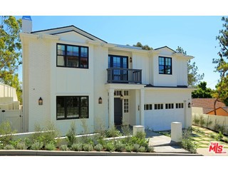 IM Home presents this stunning new construction just blocks from the heart of the Village. Over 5,800 sq. ft. modern Trad w/an inspired, thoughtful design & unparalleled quality. The open, light-filled flrpln incl 6bdrms, 7ba + every amenity you could ask for. High-end designer fixtures & classic finishes throughout. Wide-plank wd flrs, Walker Zanger marble kit & baths, extensive custom woodwork & built-ins. Gracious liv & din rms, plus top-of-the-line cook's kit/fam rm combo that opens to the veranda overlooking the yrd & pl. The main level is completed by a guest suite & romantic powder rm. The upper level boasts an open ofc space + 4 en suites, incl the lavish master w/ocean views & a spa-like bath w/beautiful Kallista bathtub & steam shower. The lower level comprises another guest suite & powder rm + a theater, wine rm/bar, library & game area - all opening to a stunning yrd featuring a pl, spa, lrg deck, & lounge area w/built-in frplc & bbq. Panoramic ocean/city from rooftop deck.