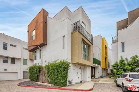 Photo of 2205 Selig Drive, Los Angeles, CA 90026 (MLS # 25592721)