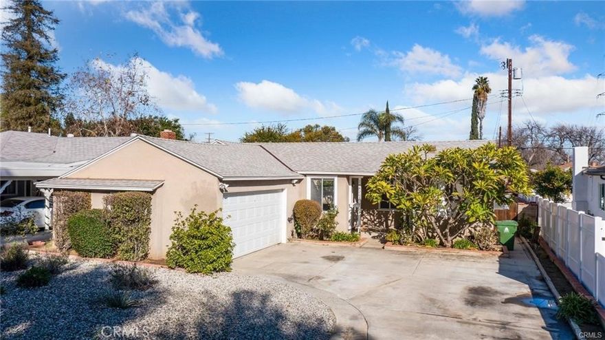 Great Tarzana location! Mid Century Modern vibe with nice clean lines! Great open concept floor plan,2 Bedroom + 1 bathroom, Formal Dining area adjacent to kitchen all this on a nice quiet street. Spacious kitchen with tile counters & breakfast bar type set up opening to a large living room The living room is elegant with lots of windows, very light and bright. Further highlights are likely Carpets throughout much of the main areas and bedrooms, Happy green backyard, shade and citrus tree. Double attached 2 car garage, washer and Dryer are included, and large driveway The flexible floor-plan lends itself to an easy and relaxing lifestyle. Good access to transportation, shopping and restaurants and walk to schools.