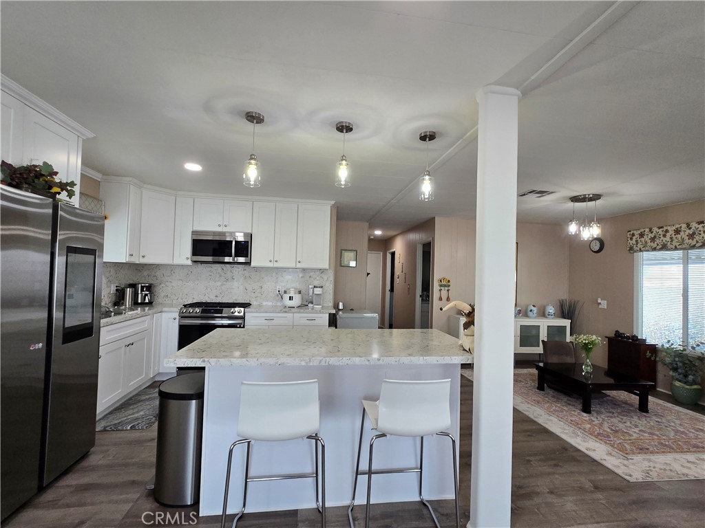 1201 W Valencia Drive 87