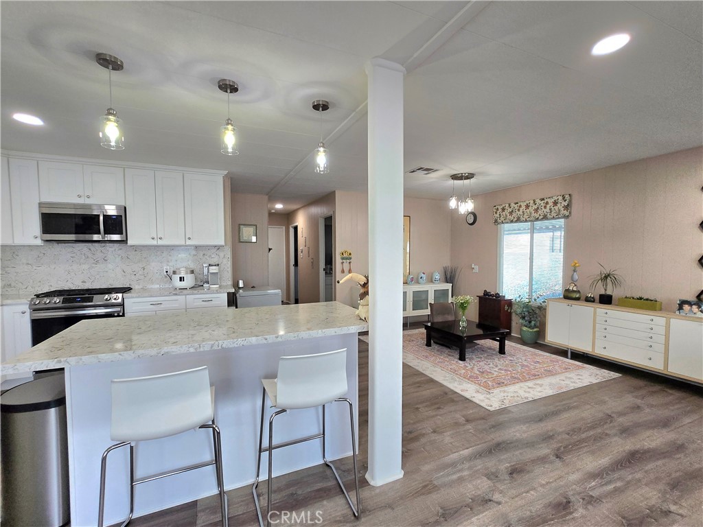 1201 W Valencia Drive 87