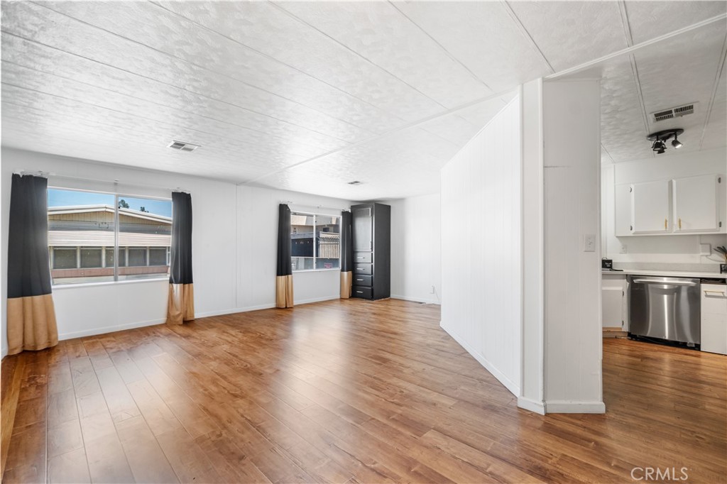 26200 Frampton 32