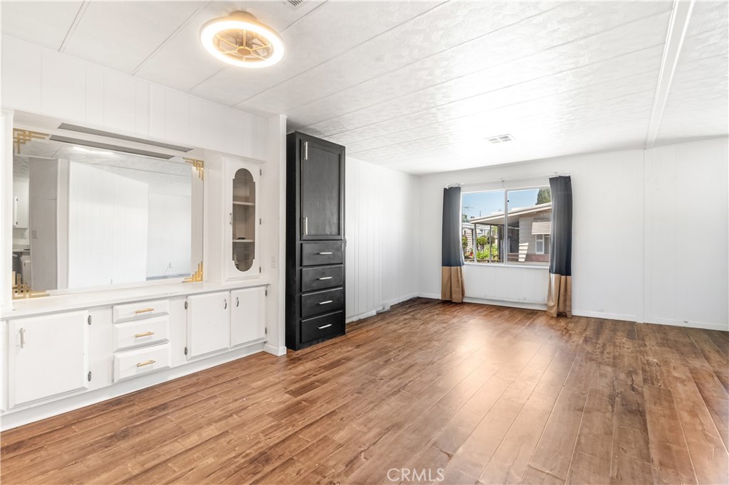 26200 Frampton 32